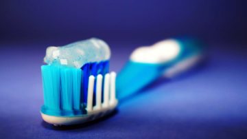 como lavarse los dientes