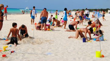 como-limpiar-la-arena-de-la-playa