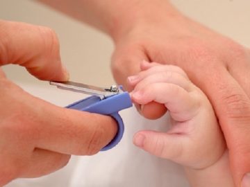 como cortar y limpiar uñas de bebe