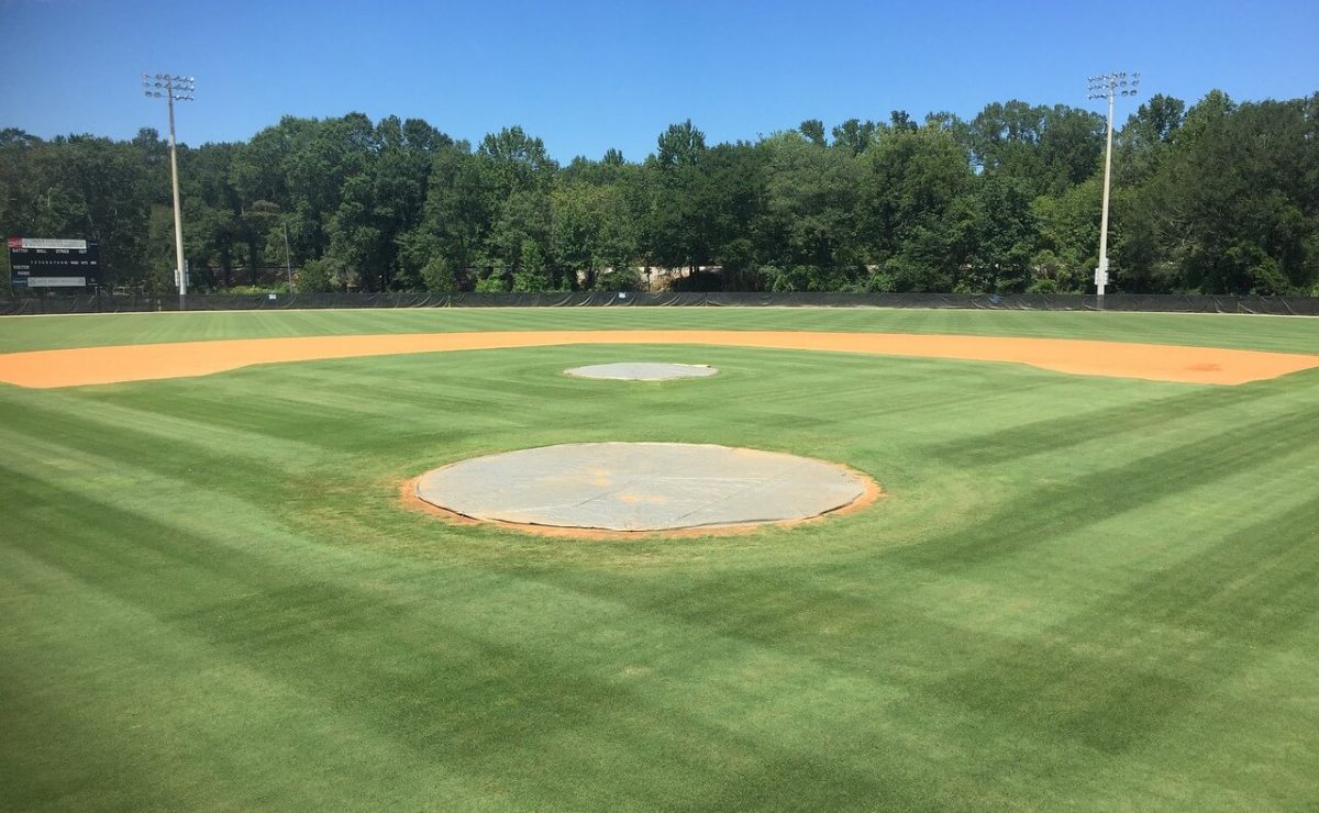 Cómo limpiar un campo de béisbol? | Como Limpiar